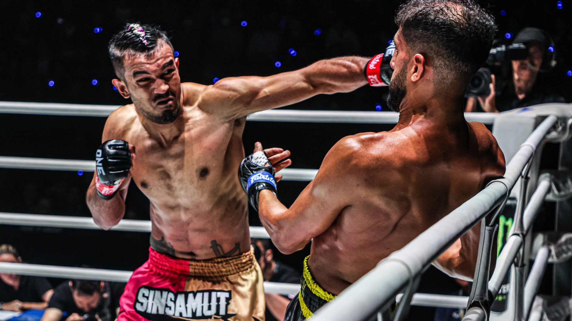 https://lockerroom.in/blog/view/one-fight-night-41-sinsamut