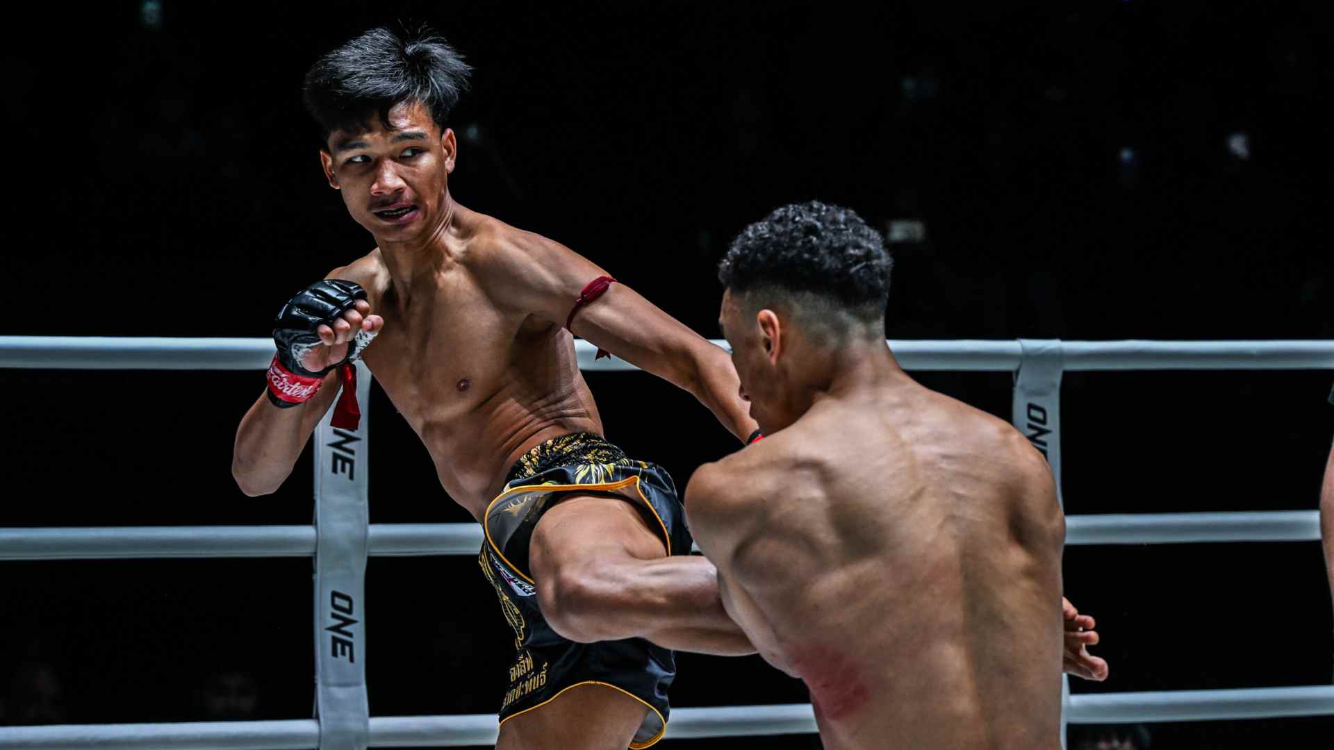 https://lockerroom.in/blog/view/malaysian-pm-aliff